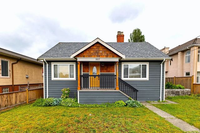 907 Sixth Street, New Westminster