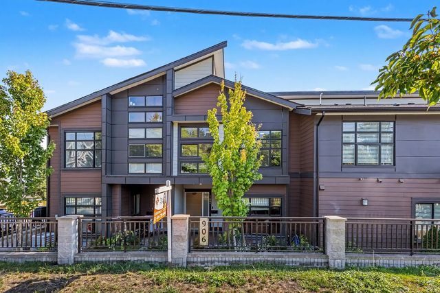 906 Quadling Avenue 103, Coquitlam