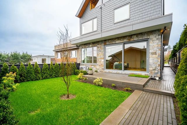 3674 Oxford Street 2, Vancouver