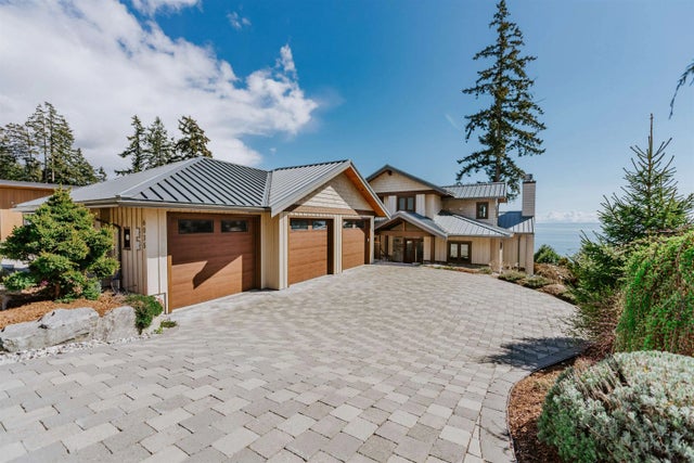 6035 Silverstone Lane, Sechelt