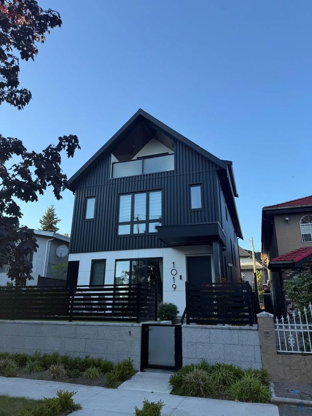1019 W 64th Avenue 2, Vancouver