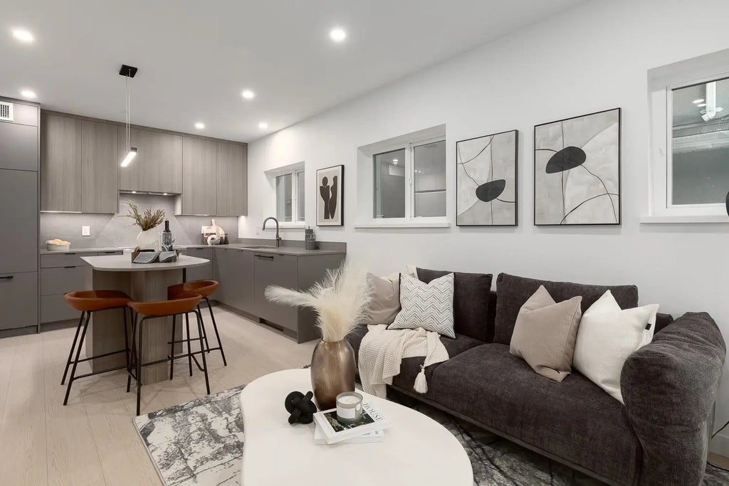 2329 E 34th Avenue 201, Vancouver