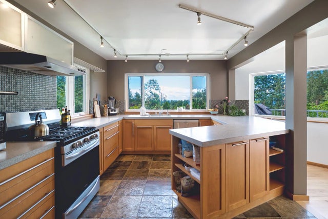 4873 Laurel Avenue, Sechelt