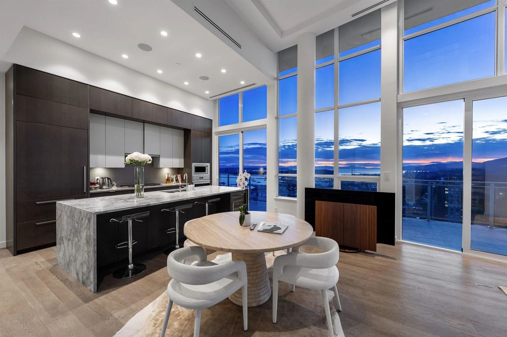 125 E 14th Street 2403, North Vancouver