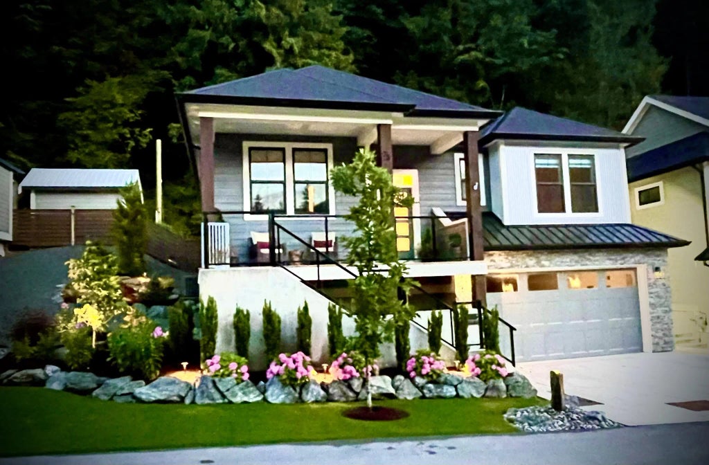 1880 Columbia Valley Road 73, Lindell Beach