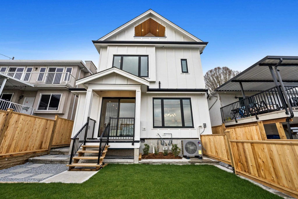 3156-2 E 8th Avenue, Vancouver