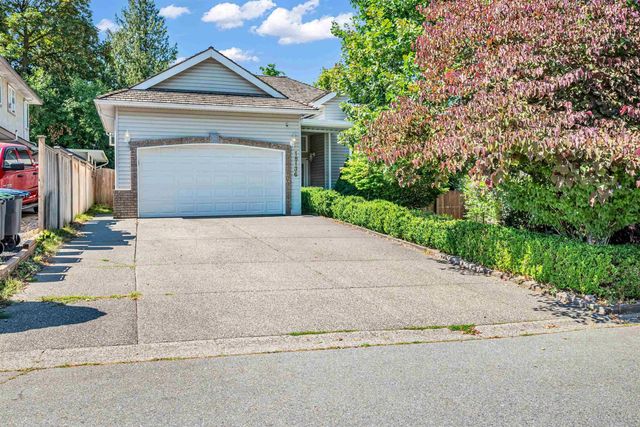 18136 Claytonwood Crescent, Surrey