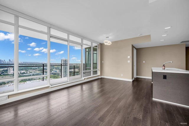 2008 Rosser Avenue 2807, Burnaby