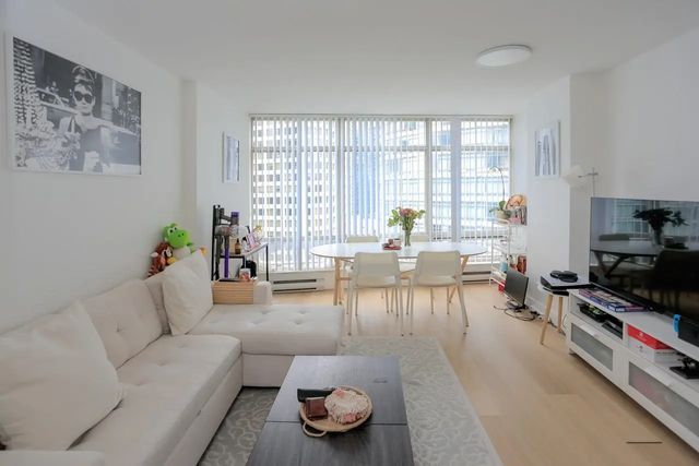 1288 Alberni Street 1301, Vancouver