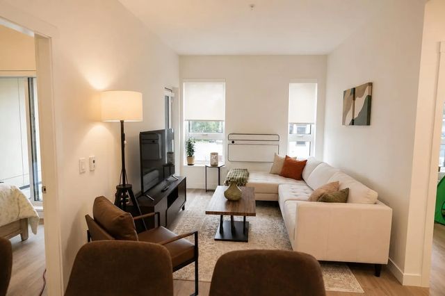 245 Bewicke Avenue 411, North Vancouver