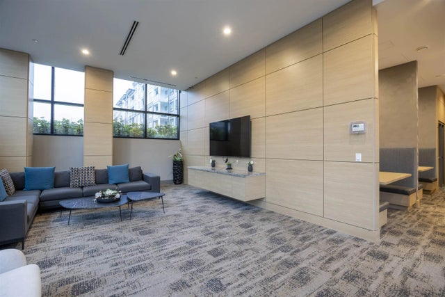 9213 Odlin Road 422, Richmond