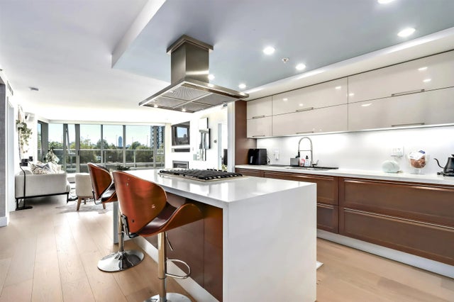 8 Smithe Mews 303, Vancouver