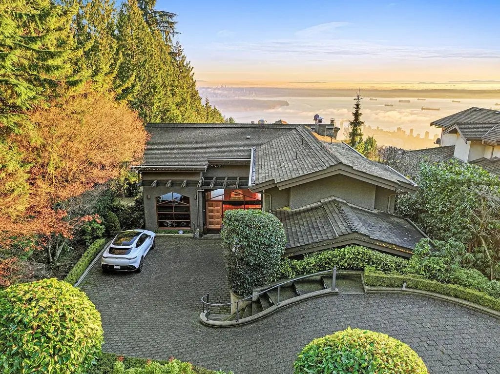 1626 Pinecrest Drive, West Vancouver