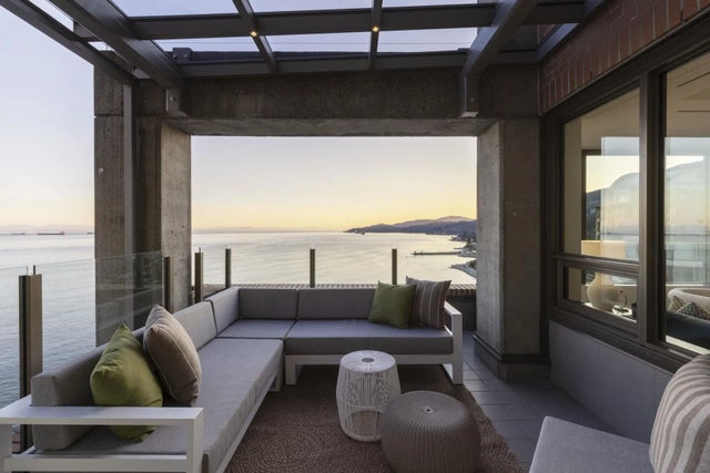 2250 Bellevue Avenue 12, West Vancouver