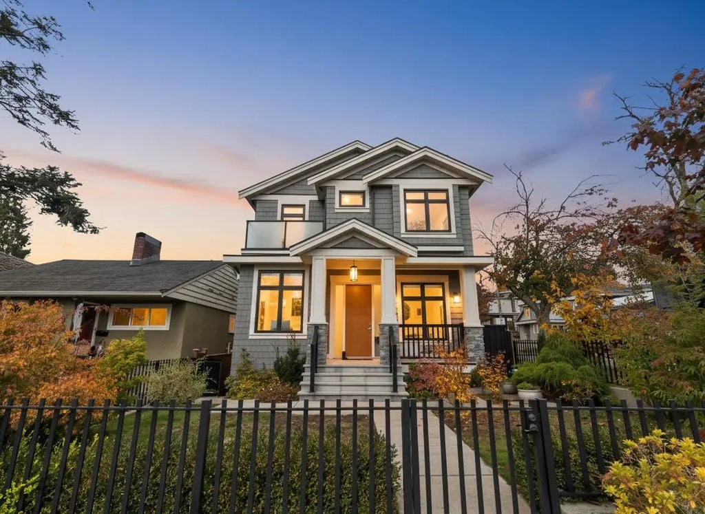 2699 E 7th Avenue, Vancouver