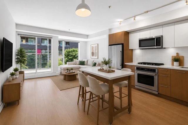 384 E 1st Avenue 304, Vancouver
