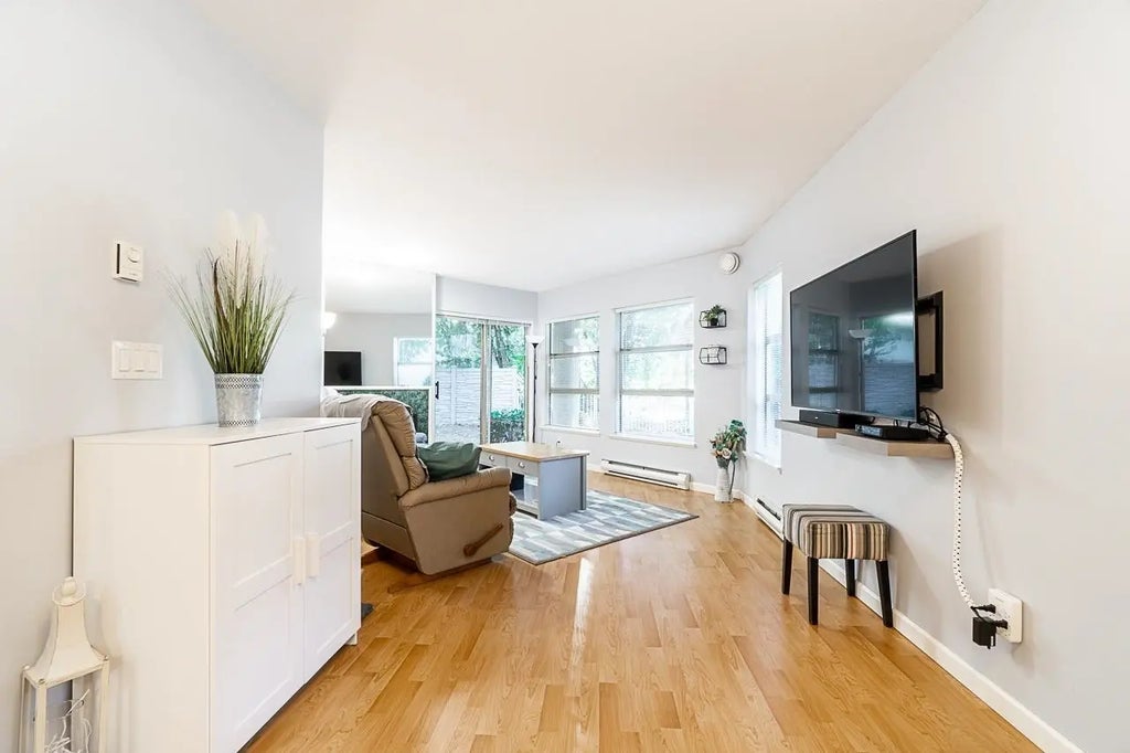 22277 122 Avenue 101, Maple Ridge