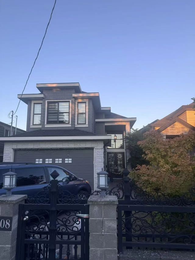 8208 Ash Street Upper Floor, Richmond