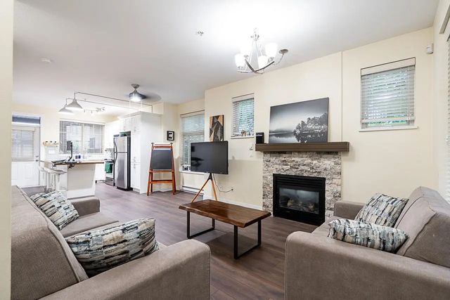 19478 65 Avenue 27, Surrey