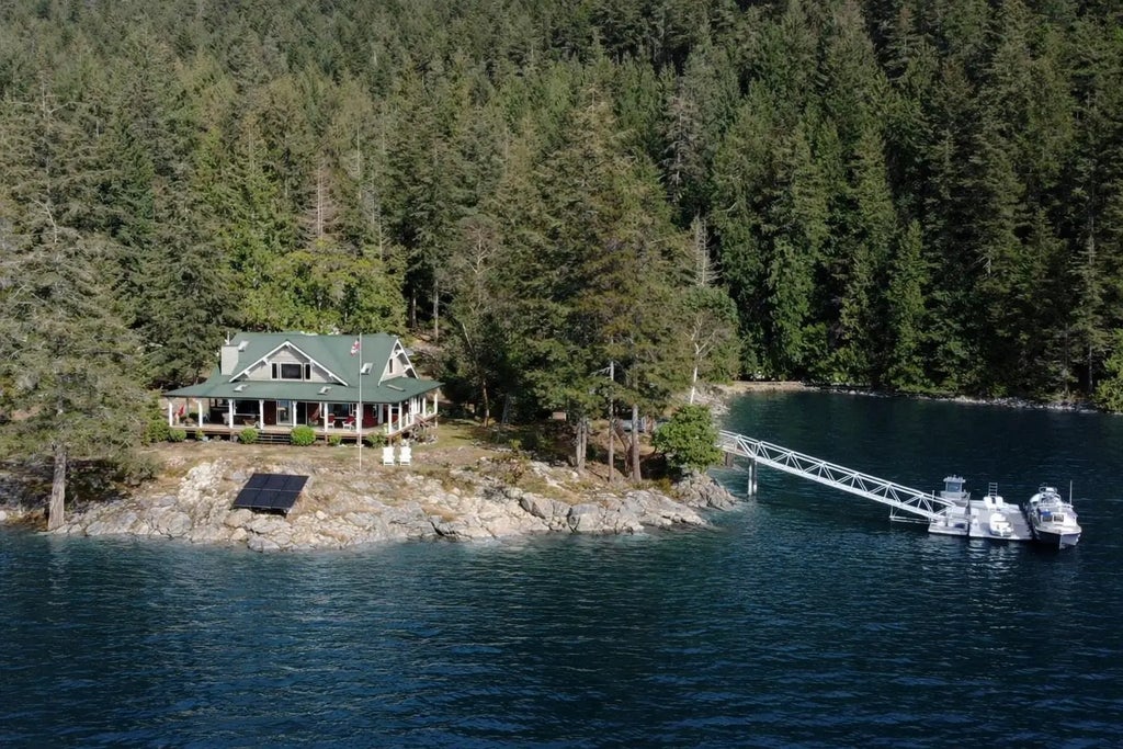 Dl6129 Nelson Island, Pender Harbour