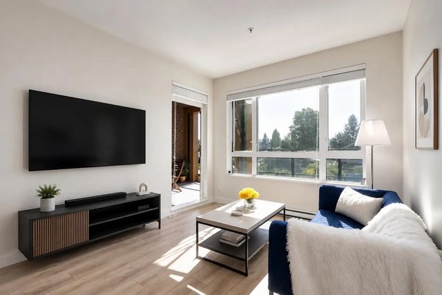 721 Anskar Court 322, Coquitlam