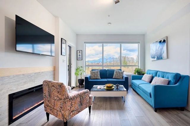 11641 227 Street 317, Maple Ridge