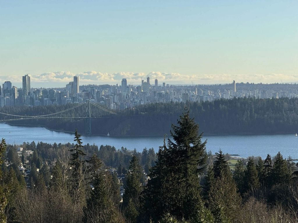 1355 Tyrol Road, West Vancouver