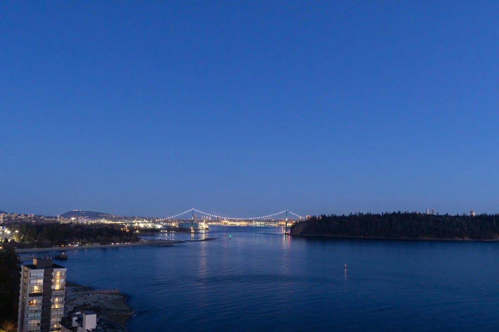 1972 Bellevue Avenue 1801, West Vancouver