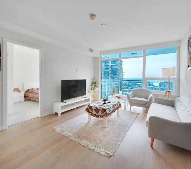 125 E 14th Street 1403, North Vancouver