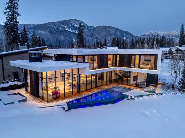 8080 Cypress Place, Whistler