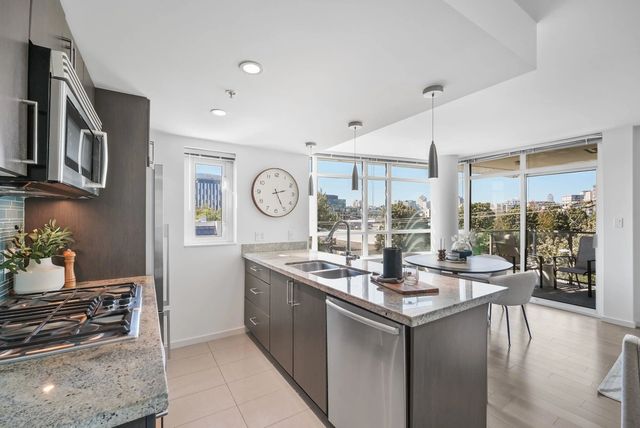 89 W 2nd Avenue 503, Vancouver