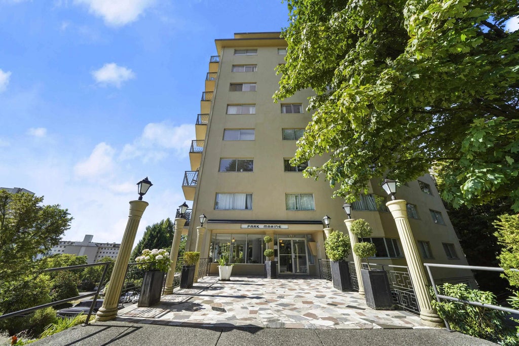 1930 Marine Drive 605, West Vancouver