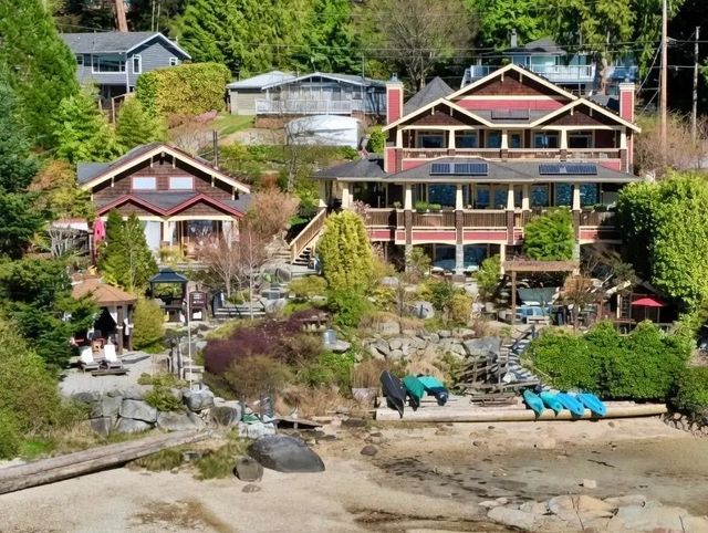7545 Islets Place, Sechelt
