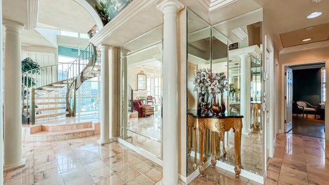 1861 Beach Avenue 17, Vancouver