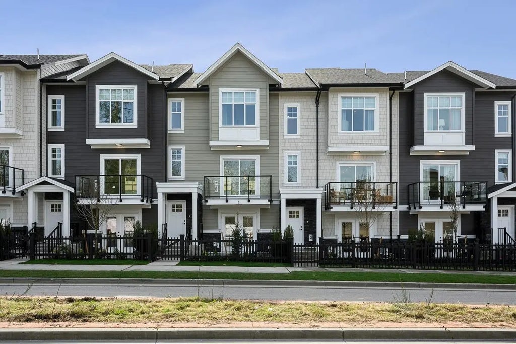 7716 207 Street 33, Langley