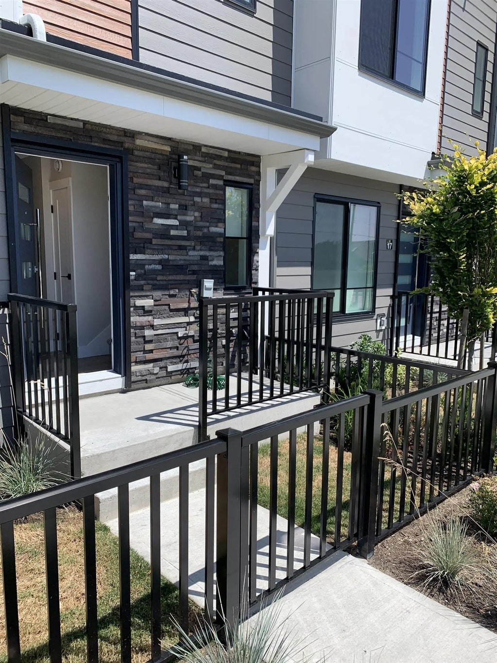 1639 162 Street 18, Surrey