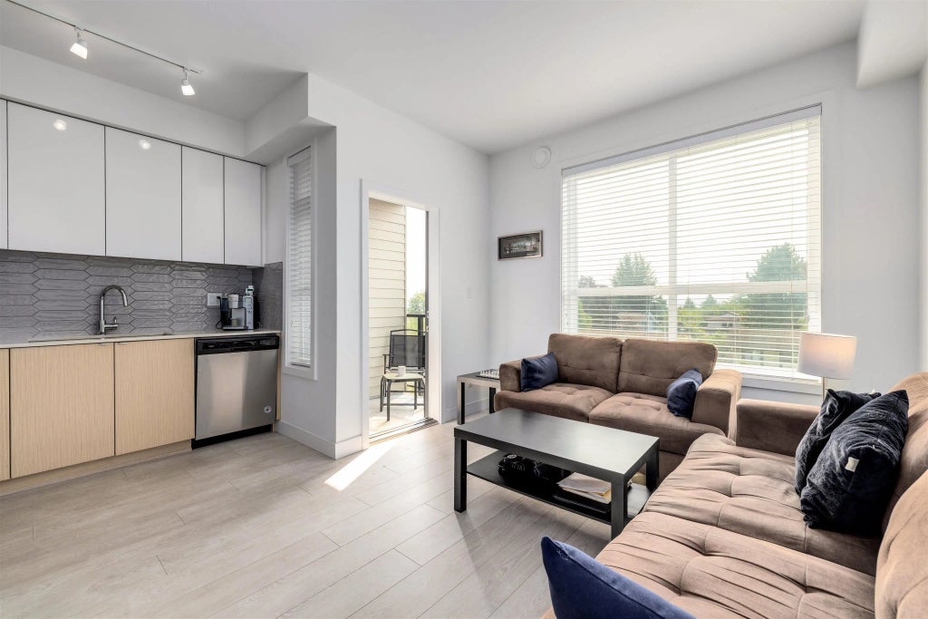 19567 64th Avenue 303, Surrey