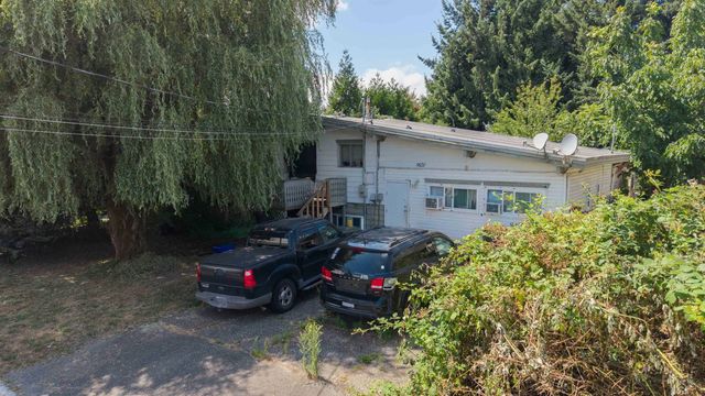 9521 Robson Street, Chilliwack