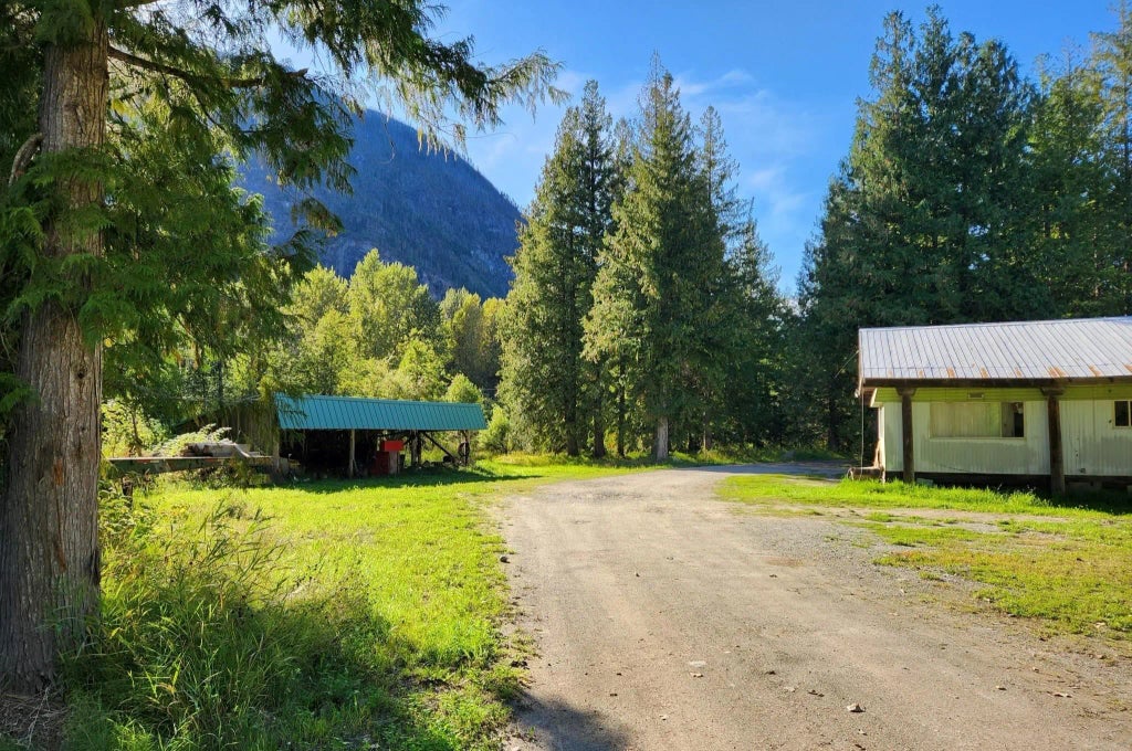 9304 Upper Lillooet River Fsr, Pemberton