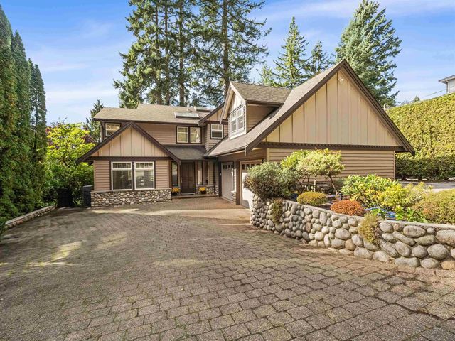 4047 Woodbury Avenue, North Vancouver