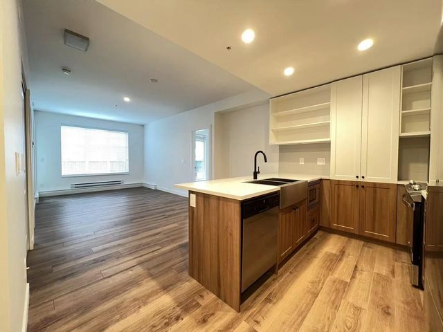 20487 65 Avenue B206, Langley