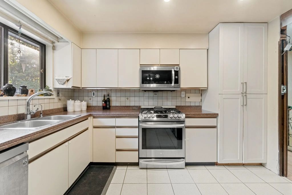 3278 Coy Avenue, Coquitlam