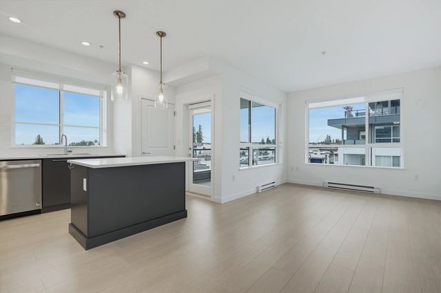 20834 80 Avenue B503, Langley