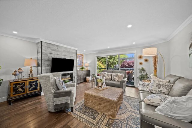 1441 Blackwood Street 208, White Rock