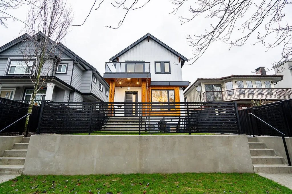 2753 Nanaimo Street 1, Vancouver