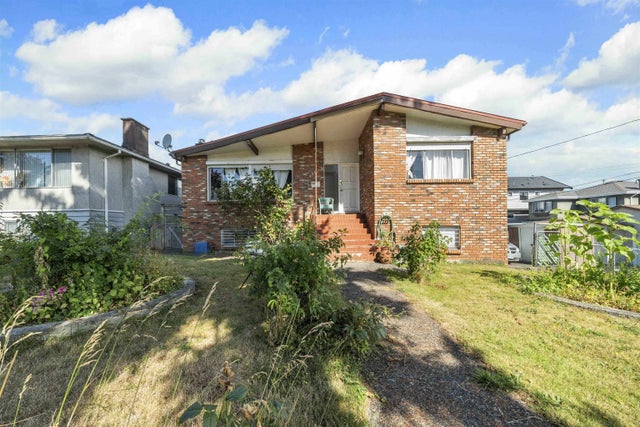 4561 Manor Street, Vancouver