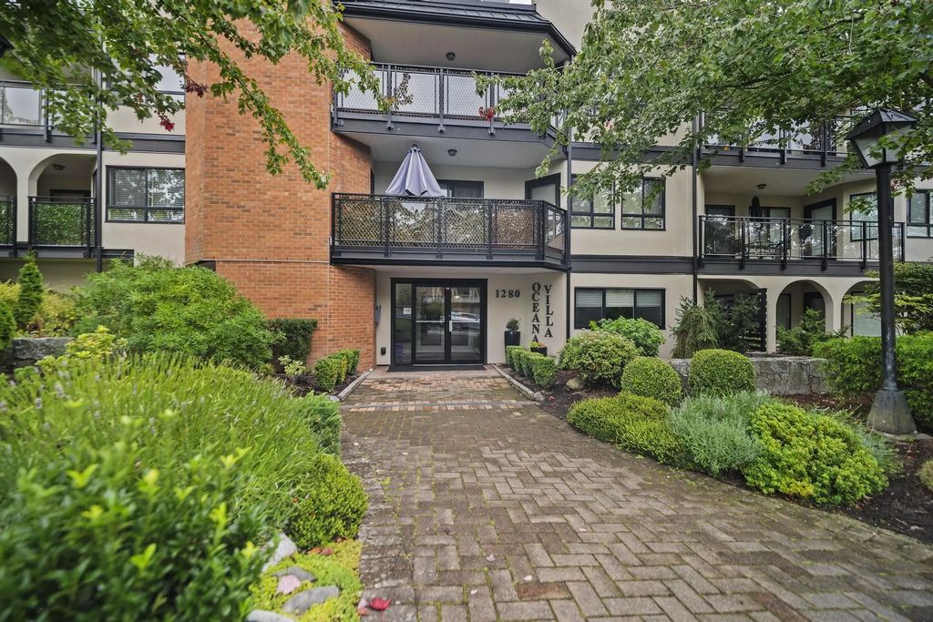 1280 Fir Street 310, White Rock