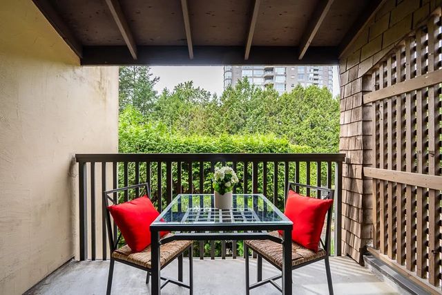 9857 Manchester Drive 506, Burnaby