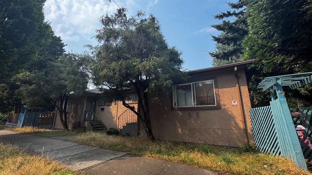 75 N Nanaimo Street, Vancouver