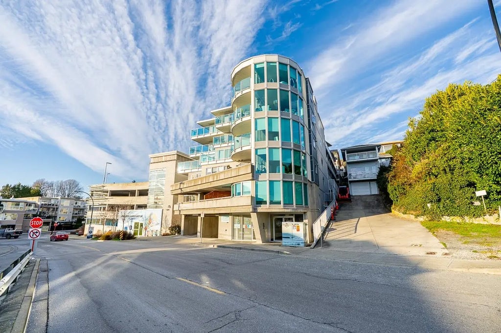 14955 Victoria Avenue 603, White Rock